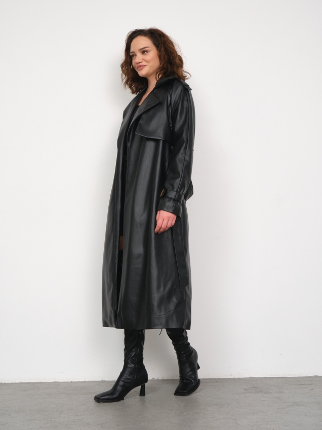 Плащ из искусственной кожи