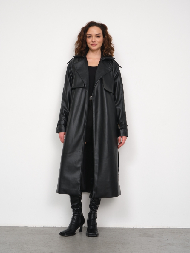 Плащ из искусственной кожи