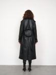 Плащ из искусственной кожи